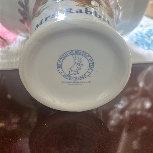 Mrs. Rabbit Ceramic Vase - Picture 5 of 6